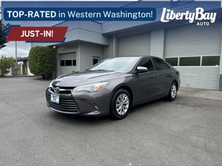 Used 2016 Toyota Camry LE image 1