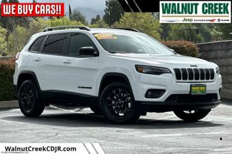 Used 2023 Jeep Cherokee Altitude Lux image 1