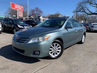 Used 2010 Toyota Camry LE image 1