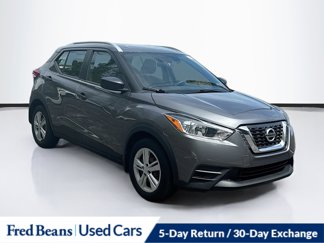 Used 2018 Nissan Kicks S image 1