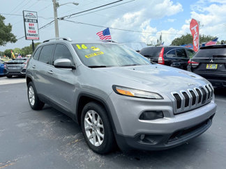 Used 2016 Jeep Cherokee Latitude image 1