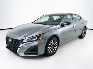 Used 2024 Nissan Altima 2.5 SV image 1