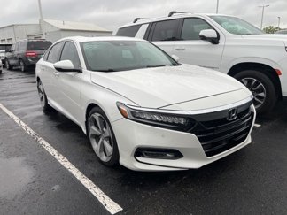 Used 2018 Honda Accord Touring image 1