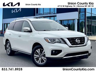 Used 2020 Nissan Pathfinder SL image 1