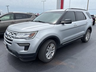 Used 2018 Ford Explorer XLT image 1