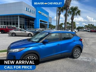 Used 2021 Nissan Kicks SV image 1