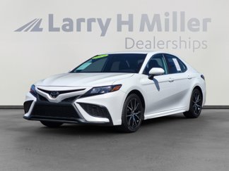 Used 2024 Toyota Camry SE video 1