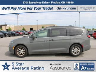 Used 2022 Chrysler Pacifica Touring-L image 1