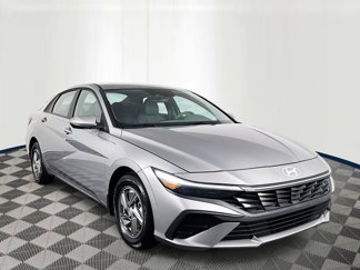 Certified 2025 Hyundai Elantra SE image 1