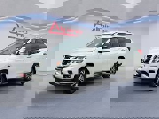Used 2018 Nissan Pathfinder SV image 1