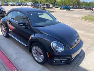 Used 2019 Volkswagen Beetle 2.0T SE image 1