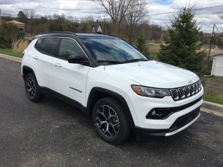 New 2025 Jeep Compass Limited image 1