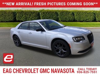 Used 2023 Chrysler 300 Touring w/ Sport Appearance Package image 1