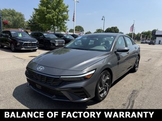 Used 2025 Hyundai Elantra SEL image 1