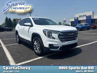 Used 2024 GMC Terrain SLT image 1