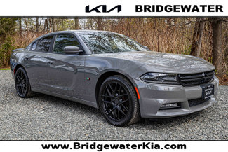 Used 2019 Dodge Charger SXT image 1