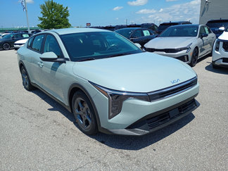 New 2025 Kia K4 LXS image 1
