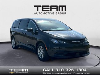 Used 2022 Chrysler Voyager LX image 1