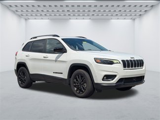 Used 2023 Jeep Cherokee Altitude Lux image 1