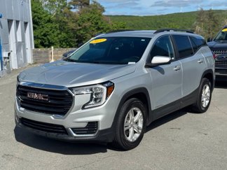 Used 2022 GMC Terrain SLE w/ Driver Convenience Package image 1