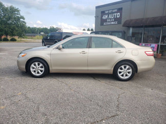 Used 2009 Toyota Camry LE image 1