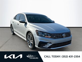 Used 2018 Volkswagen Passat 2.0T R-Line image 1