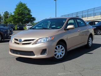 Used 2011 Toyota Corolla LE image 1