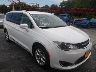 Used 2018 Chrysler Pacifica Touring-L w/ Tire & Wheel Group image 1
