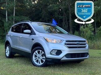 Used 2018 Ford Escape SE image 1