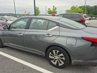 Used 2019 Nissan Altima 2.5 S image 1