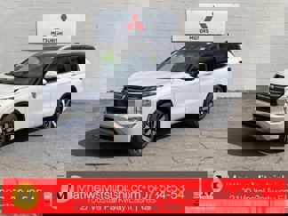 New 2025 Mitsubishi Outlander AWD image 1