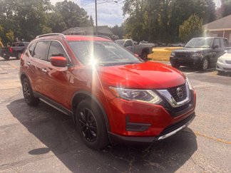Used 2019 Nissan Rogue SV image 1