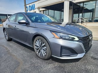 Used 2023 Nissan Altima 2.5 SV image 1