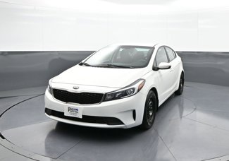 Used 2017 Kia Forte LX image 1