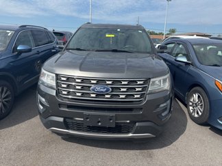 Used 2017 Ford Explorer XLT image 1