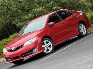 Used 2012 Toyota Camry SE image 1