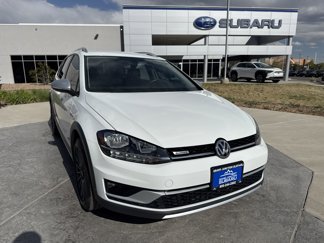 Used 2019 Volkswagen Golf S image 1