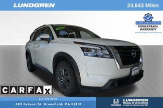 Used 2024 Nissan Pathfinder SV image 1