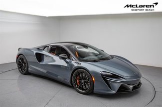 Used 2023 McLaren Artura image 1