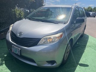 Used 2011 Toyota Sienna image 1