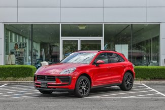 Used 2024 Porsche Macan image 1