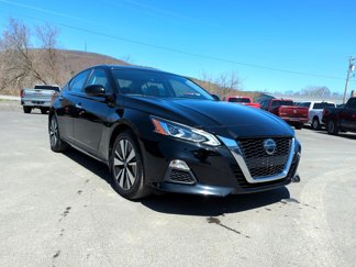 Used 2022 Nissan Altima 2.5 SV w/ SV Premium Package image 1