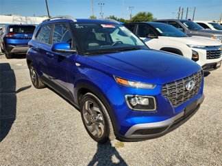 Used 2025 Hyundai Venue SEL video 1