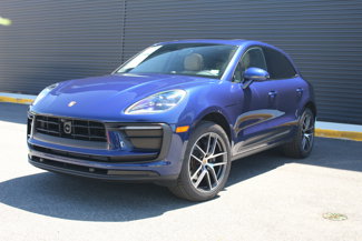 Certified 2025 Porsche Macan image 1