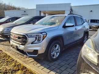 Used 2022 GMC Terrain SLE w/ Driver Convenience Package image 1