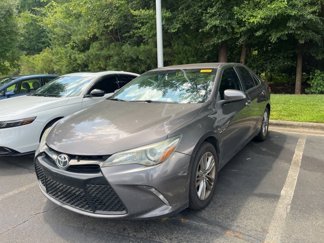 Used 2016 Toyota Camry SE image 1