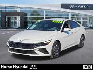 Certified 2024 Hyundai Elantra SEL image 1