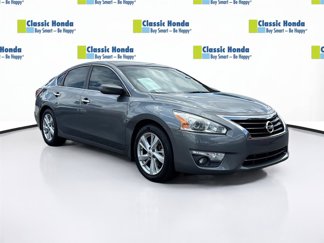 Used 2015 Nissan Altima 2.5 SV image 1