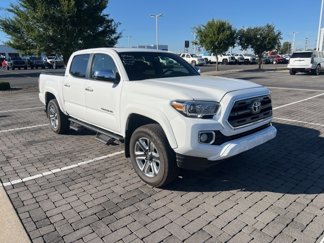 Used 2017 Toyota Tacoma Limited image 1