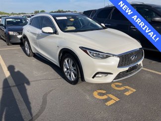 Used 2017 INFINITI QX30 Premium w/ Navigation Package image 1